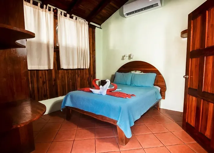 Apartamento Poolside Unit At Beachfront